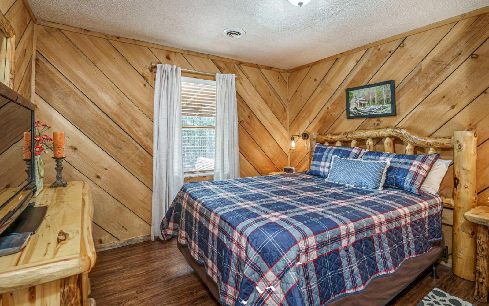 Ferienhaus Wooded Bliss Hot Tub Single Level With No Steps Rocking Chairs And Wooded Views Pigeon Forge